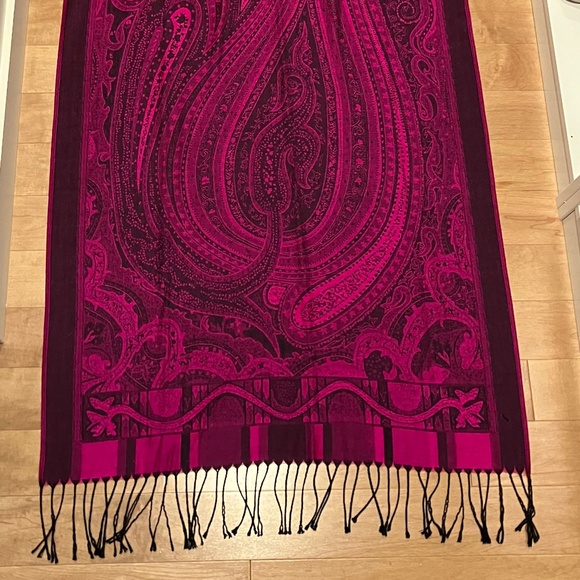 Silk-Blend Shawl - Fuschia & Black - Picture 4 of 5